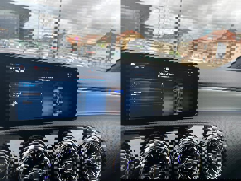 Image Mercedes-Benz CLASSE A A 200 Compacte AMG Line 